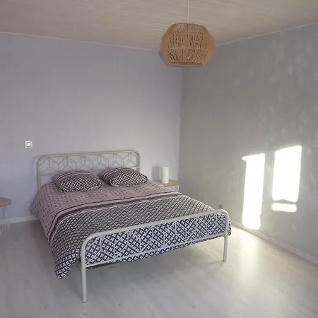 Maison 3 Chambres D'auvergne بيت للعطل *